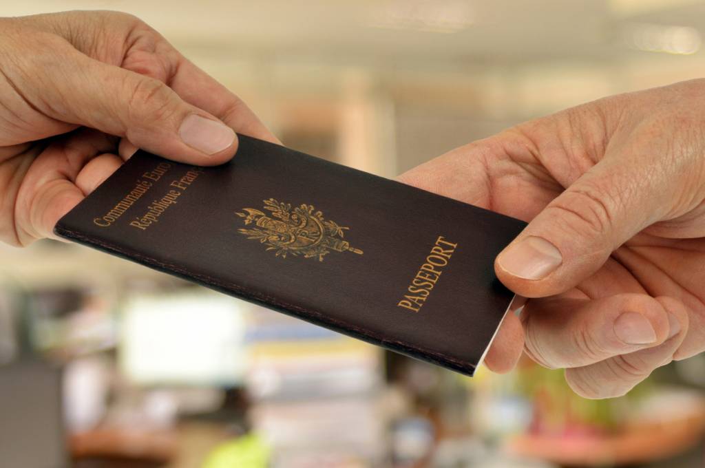 documents voyage affaires étranger passeport