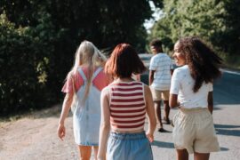 Migrer avec des adolescents