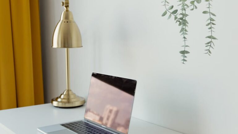 Optimiser son espace de travail à domicile en 2026